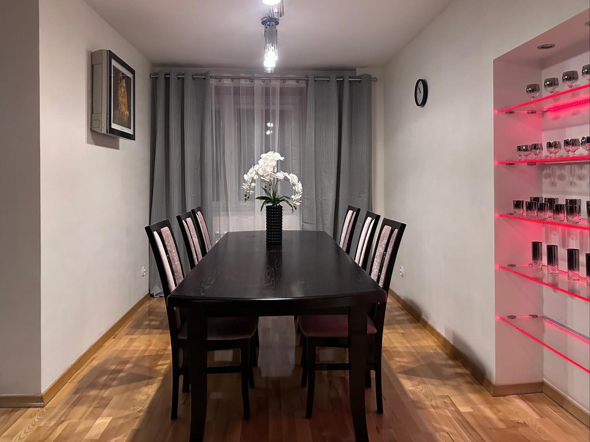 Large, Luxury Condo With Sauna Пшемишъл Екстериор снимка