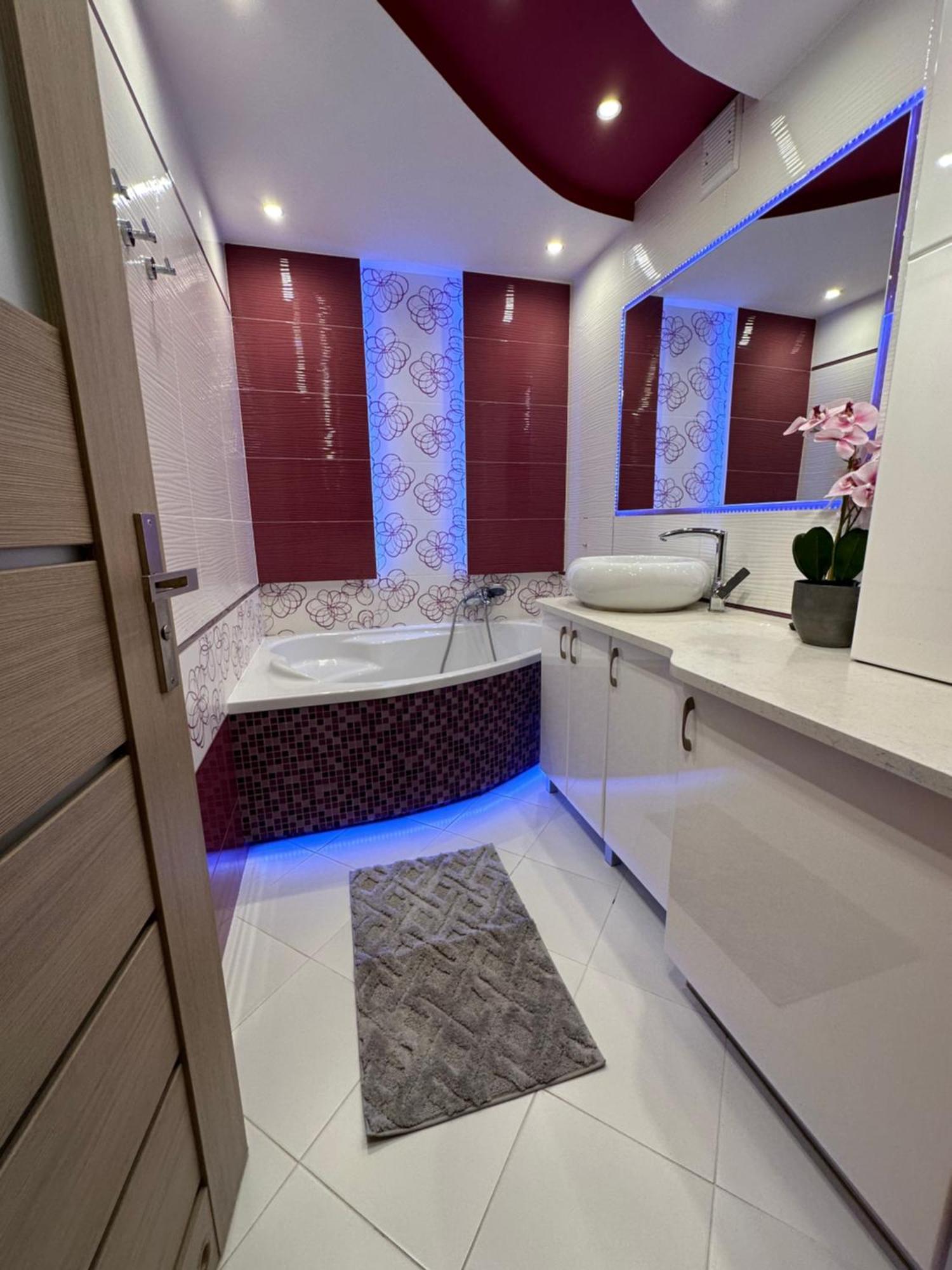 Large, Luxury Condo With Sauna Пшемишъл Екстериор снимка